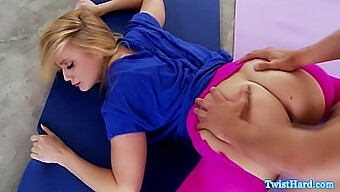 Aj Applegate, Horúca Joga, Dáva Hlboký Orálny Sex