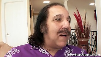 Šťastný Chlap Ron Jeremy Šuká Svoju Krásnu Mladú Nevlastnú Dcéru Lynn Love