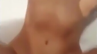 18+ نوجوان توسط بلوند آماتور گاییده می شود