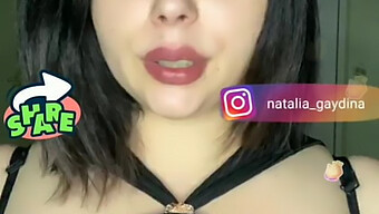 Amadora Madura Balançando Grandes Tetas Naturais