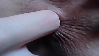 Hd-Video Viser Intens Anal Leg Og Dyb Fingerpenetration