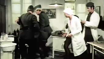 Vintage Sanitárna Páska: Klasické Momenty S Patriciou Rhomberg Na Filme