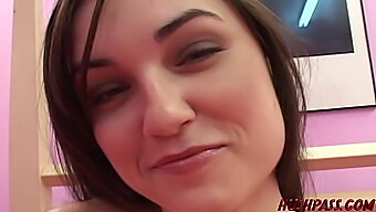 Pantat Ketat Sasha Grey Dientot Dalam Video Bdsm Ini