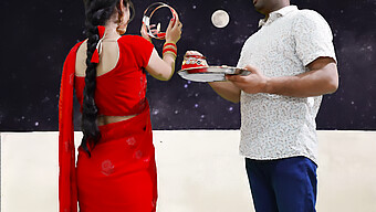 คู่รักอินเดียฉลอง Karva Chauth ด้วยความสุขทางปาก