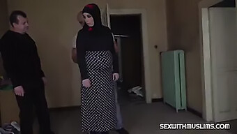 Muslim Girl Gets Fucked And يئن في المتعة