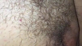 Istri Mendapatkan Dildo Dalam Video Buatan Sendiri