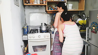 Shenanigans Dapur: Amatur Colombia Yang Seksi Mendapat Cipapnya Dimakan