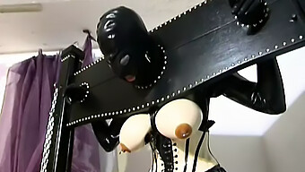 18+ Bdsm: Fessel Mich Und Fick Mich In Meinem Latexanzug